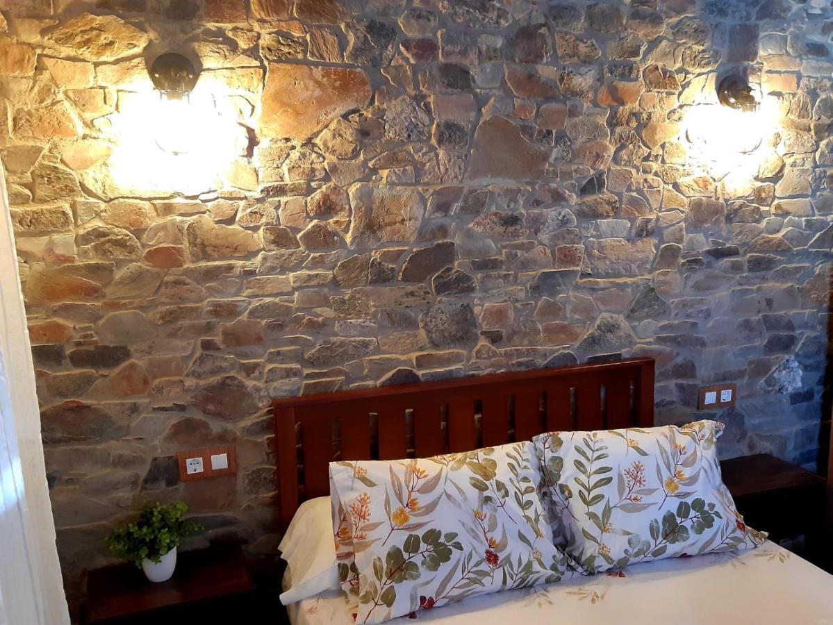 Apartamentos Callampa Torrejon el Rubio Bagian luar foto