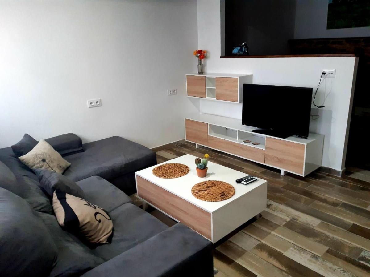 Apartamentos Callampa Torrejon el Rubio Bagian luar foto