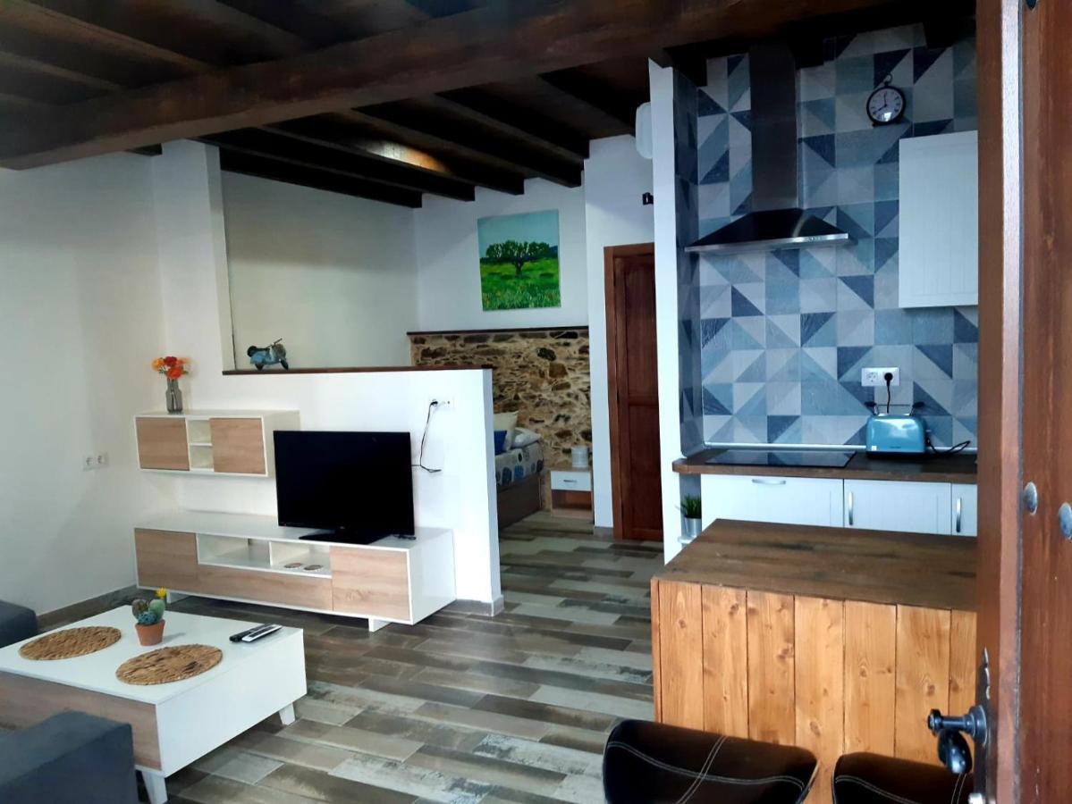 Apartamentos Callampa Torrejon el Rubio Bagian luar foto